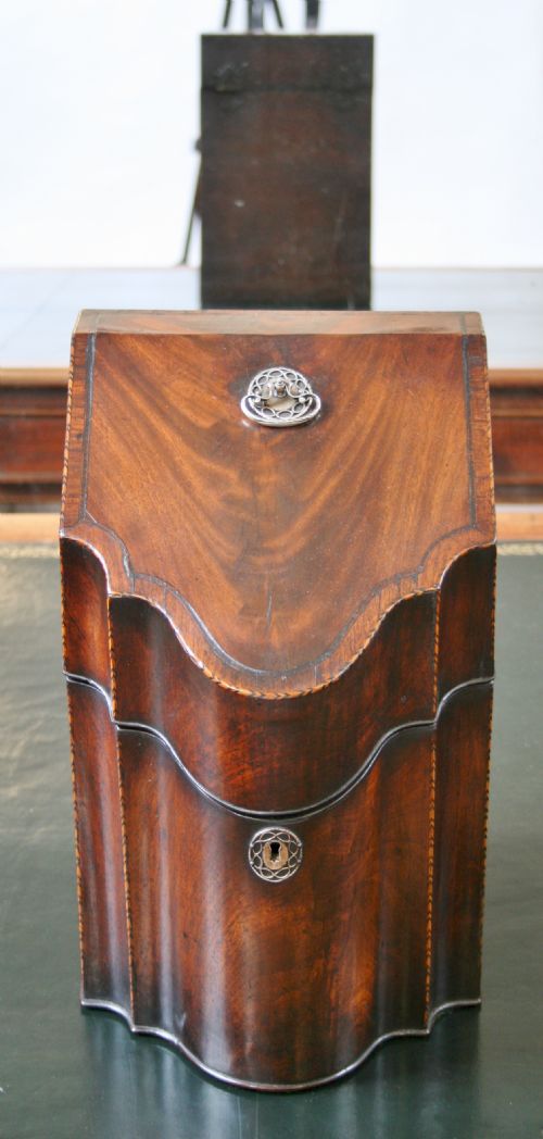 George 111 Figured Mahogany Shaped Knife Box