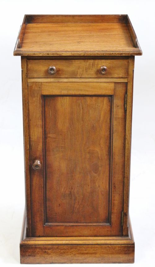 Victorian Mahogany Bedside Cupboard by Gillows & Co.