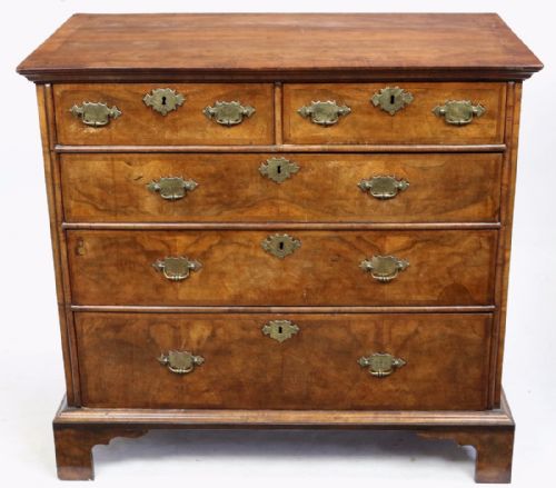 Early 18c Figured Walnut 5 Drawer Chest