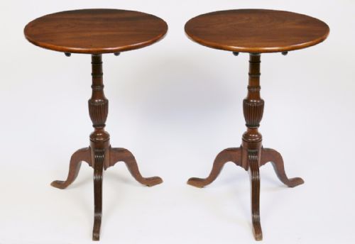 George 111 Mahogany Pair of Tilt Top Circular Tripod Tables