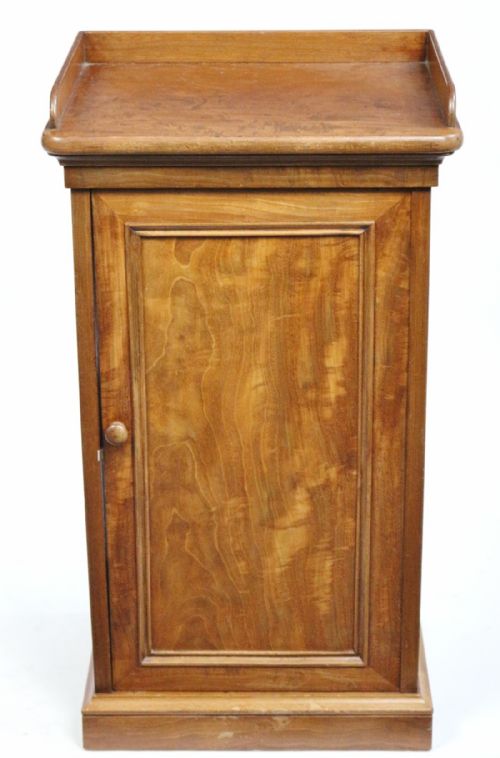 Victorian Mahogany Bedside Cupboard