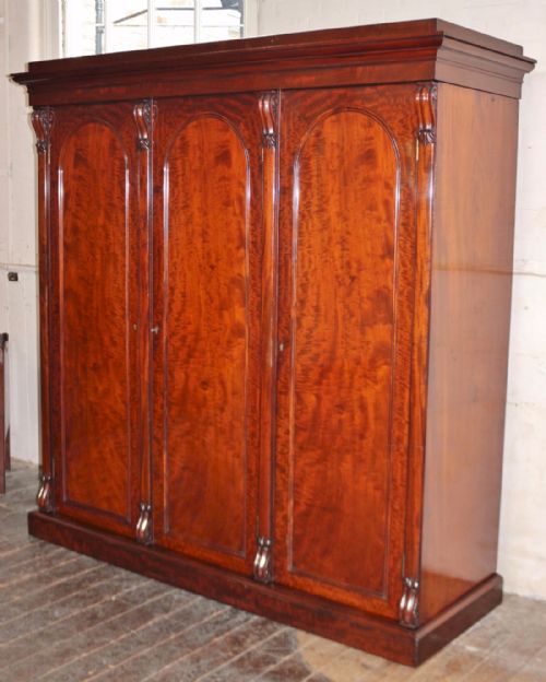 Fine Quality Victorian Mahogany 3 Door Wardrobe