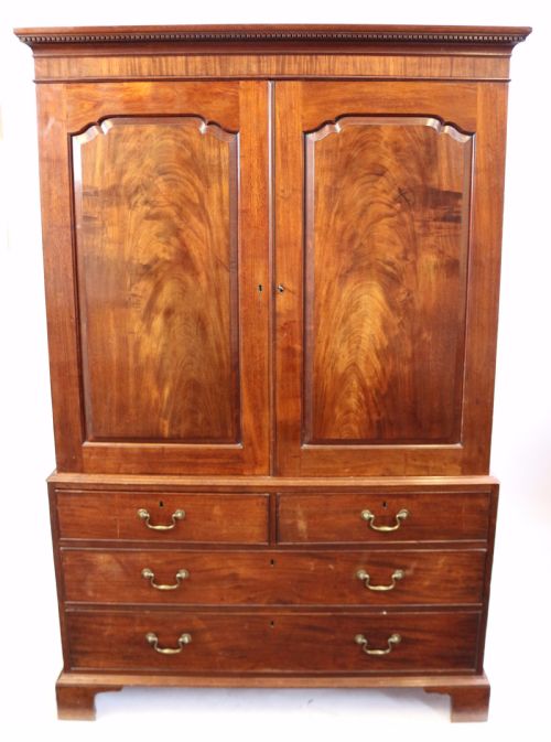 George 111 Mahogany Linen Press in the Manner of Gillows