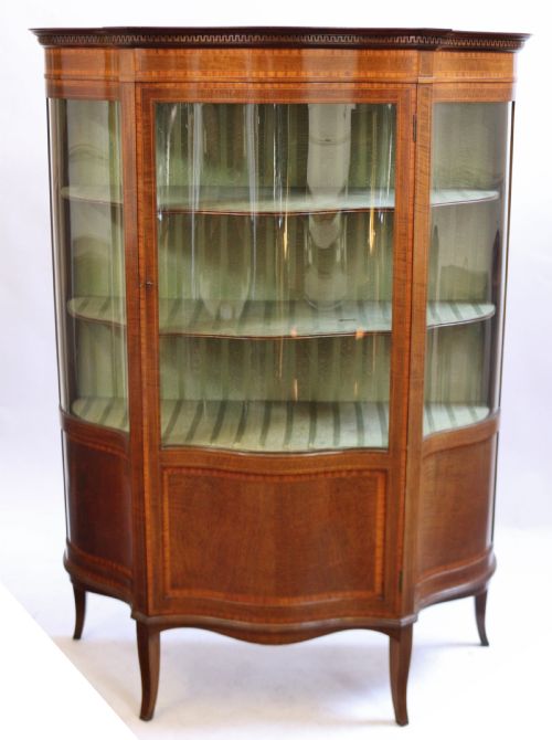 Edwardian Mahogany Serpentine Satinwood Banded Display Cabinet