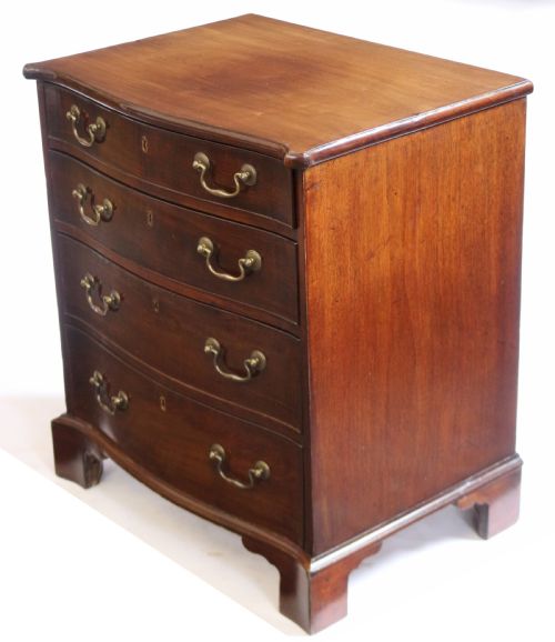 GEORGE 111 MAHOGANY SMALL 4 DRAWER SERPENTINE CHEST - ADDITIONAL PHOTO 2