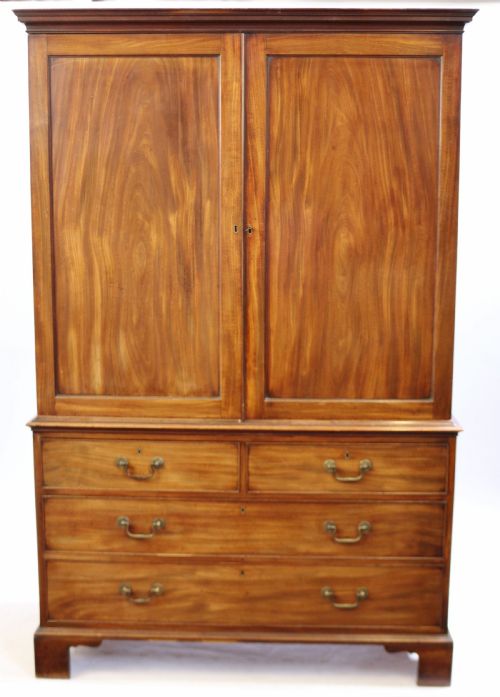 Fine George 111 Mahogany Linen Press with Sliding Trays