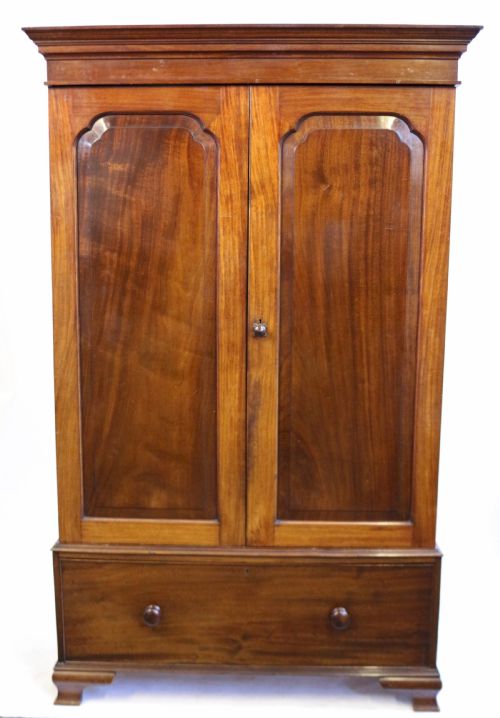 Edwardian 'Georgian Style' Mahogany 2 Door Wardrobe