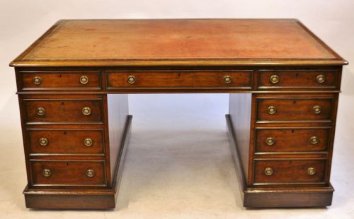 Good Quality Early Victorian Mahogany 3 Part Partners Desk