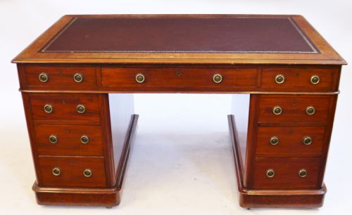 Victorian Mahogany 3 Part 9 Drawer Kneehole Desk