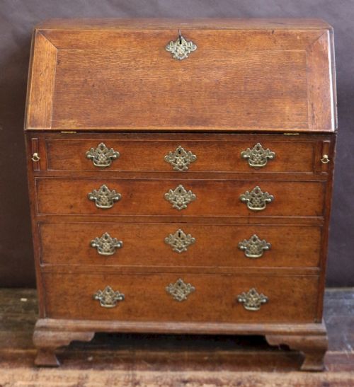 A Fine and Original George 111 Oak 4 Drawer Bureau
