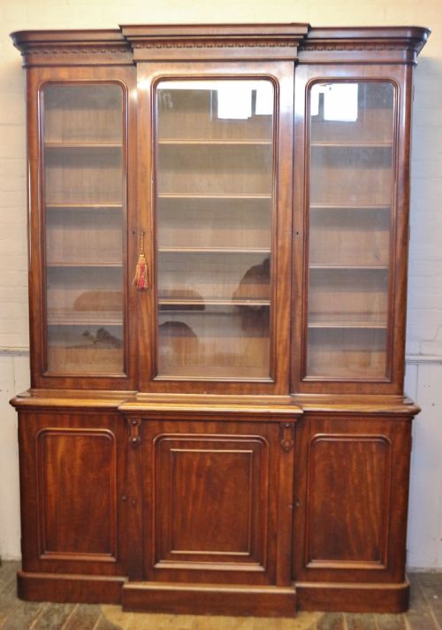 Victorian Mahogany 3 Door Round Cornered Breakfront Bookcase