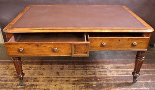 EARLY VICTORIAN FIGURED WALNUT 4 DRAWER PARTNERS WRITING TABLE - ADDITIONAL PHOTO 5