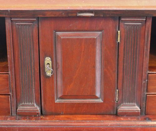 A FINE GEORGE 111 MAHOGANY 5 DRAWER BUREAU - ADDITIONAL PHOTO 8