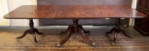 George 111 Mahogany 3 Pillar Dining Table with 2 Extra Leaves