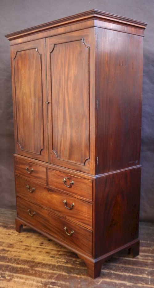 GEORGE 111 MAHOGANY LINEN PRESS WITH SLIDING TRAYS - ADDITIONAL PHOTO 3