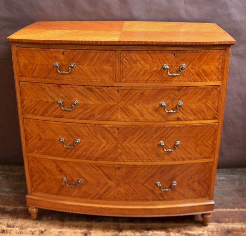 Fine Quality Edwardian Satinwood 5 Drawer Bow Chest