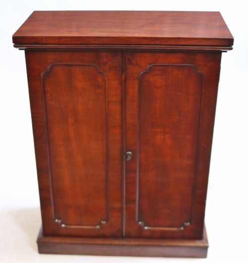 Early 19c Mahogany Small 2 Door Cupboard