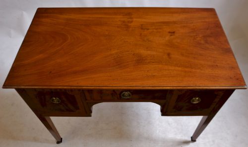 GEORGE 111 MAHOGANY 3 DRAWER KNEEHOLE SIDE TABLE - ADDITIONAL PHOTO 1