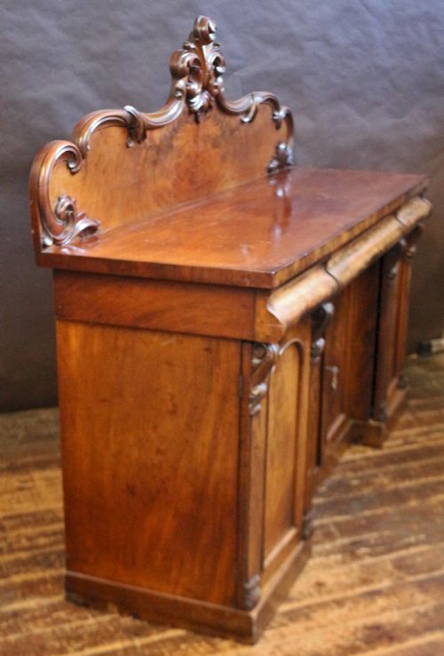 VICTORIAN FIGURED MAHOGANY 4 DOOR SIDEBOARD - ADDITIONAL PHOTO 2