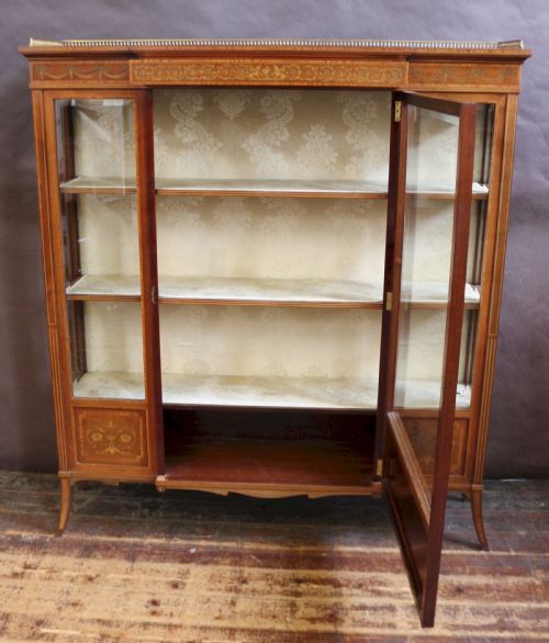 FINE QUALITY SINGLE DOOR MAHOGANY SATINWOOD INLAID DISPLAY CABINET - ADDITIONAL PHOTO 1