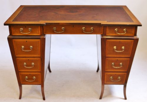Edwardian Mahogany 9 Drawer Kneehole Desk