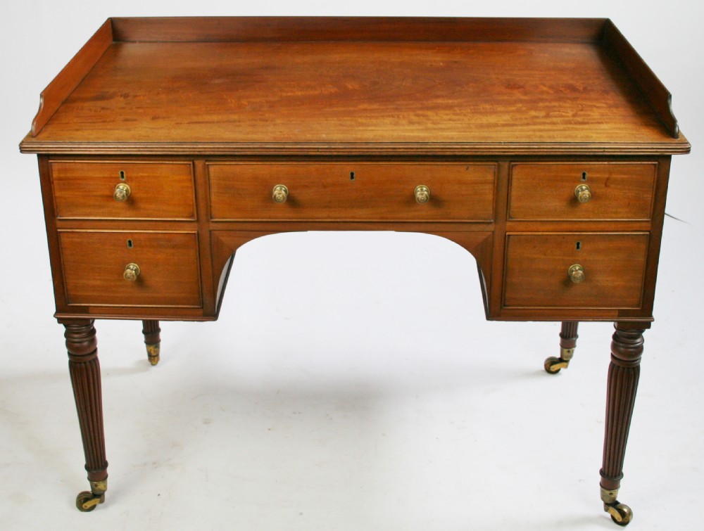 Fine Quality Regency Mahogany Kneehole Side Table 