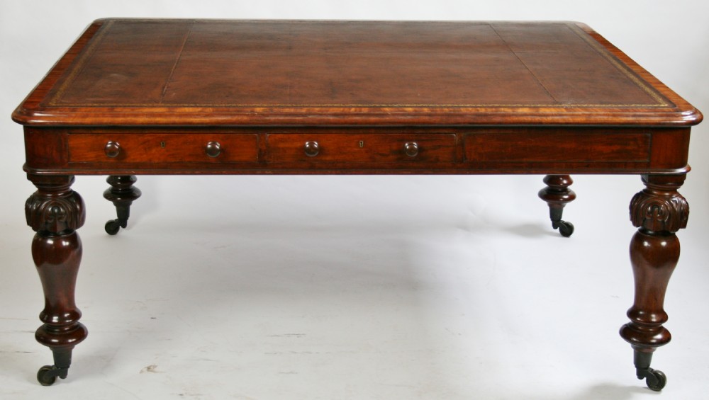 William 1V Mahogany Large 5 Drawer Writing Table.