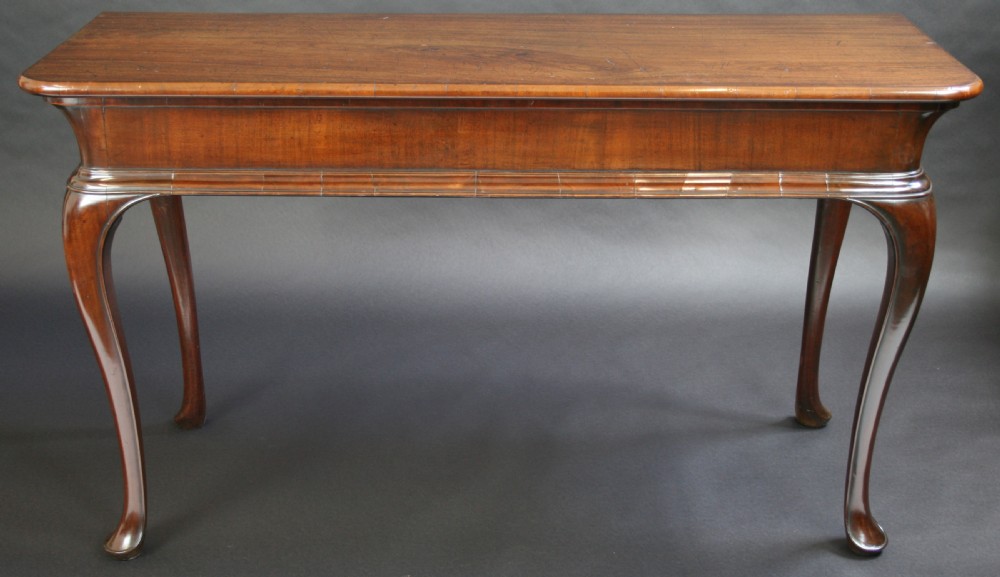 George 11 Mahogany Serving Side Table on Cabriole Legs.