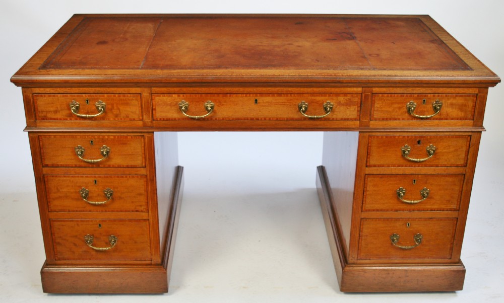 19C Mahogany Satinwood Banded 9 Drawer Kneehole Desk.