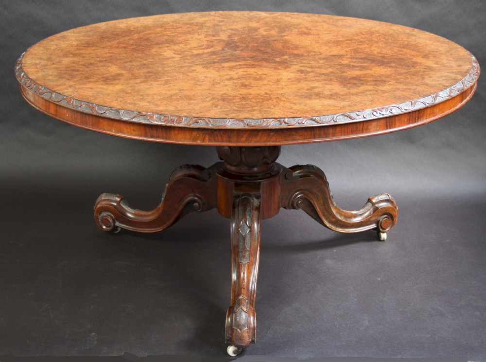 Victorian Figured Walnut Round Tilt Top Centre Table.