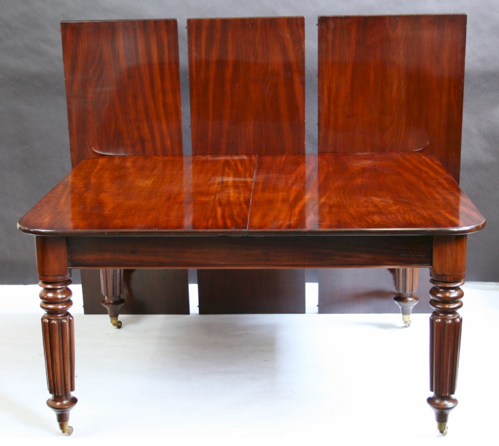 William 1V Mahogany 3 Original Leaf Extending Dining Table.