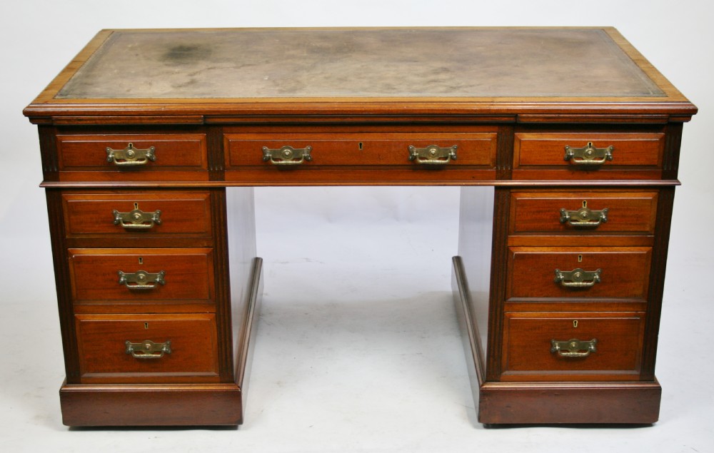 Victorian Mahogany 3 Part 9 Drawer Kneehole Desk