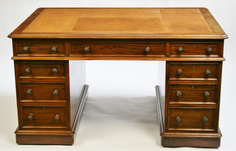 Fine Early Victorian Mahogany Partners Kneehole Desk by T.Wilson