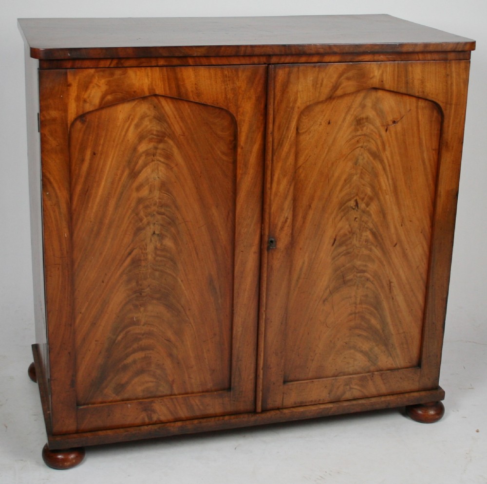 William IV Mahogany 2 Door Side Cabinet