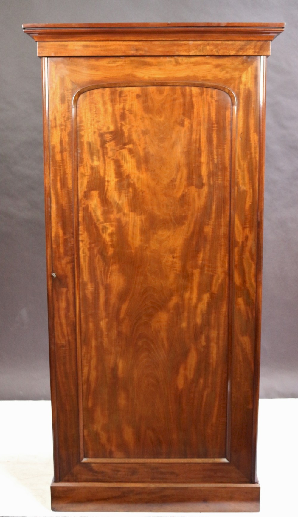 Fine Quality Victorian Mahogany 1 Door Wardrobe