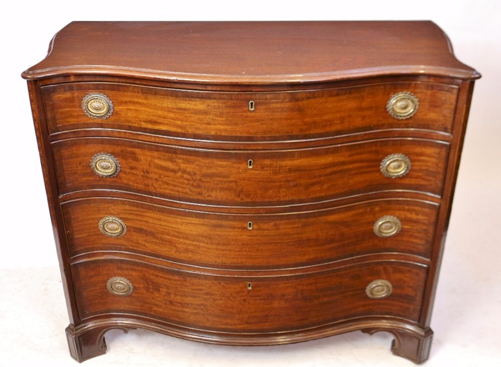 George 111 Mahogany 4 Drawer Serpentine Chest