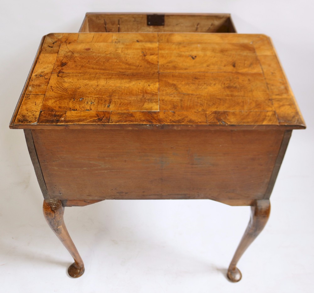 Fine Early 20thC Copy of a George 11 Figured Walnut 4 Drawer Lowboy View VI