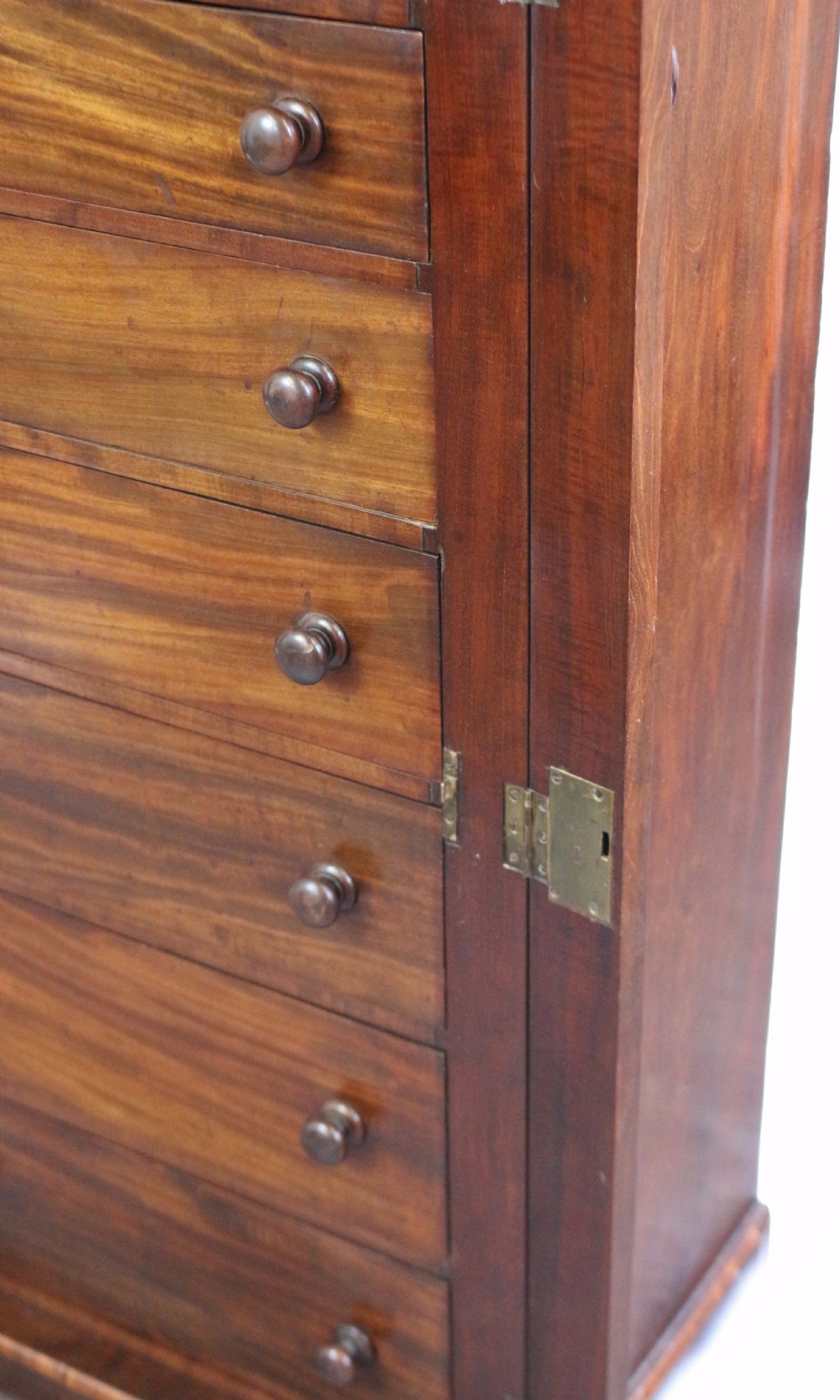 Fine Quality Victorian Mahogany 7 Drawer Wellington Chest with Compartment Top View X