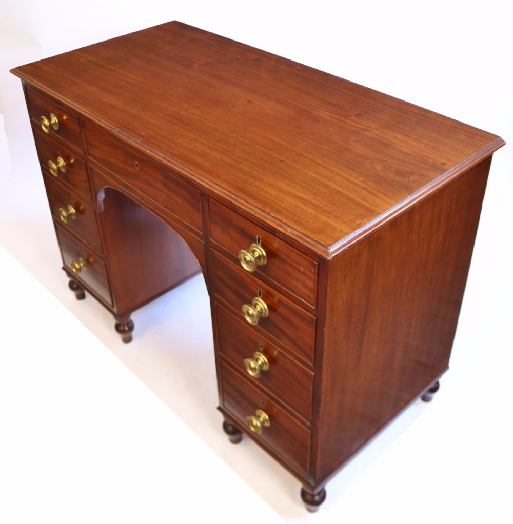 Fine Quality George 111 Mahogany 7 Drawer Kneehole Dressing Table View VI