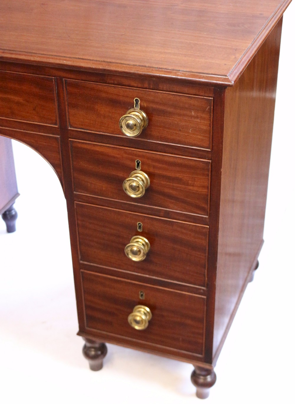 Fine Quality George 111 Mahogany 7 Drawer Kneehole Dressing Table View VIII
