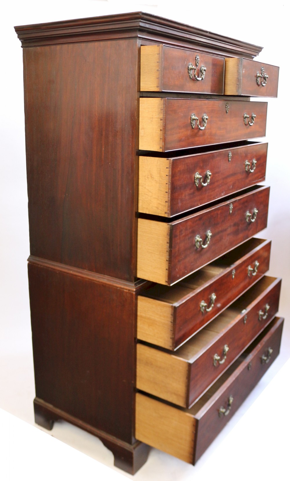 Fine Quality George 111 Mahogany Chest on Chest View II
