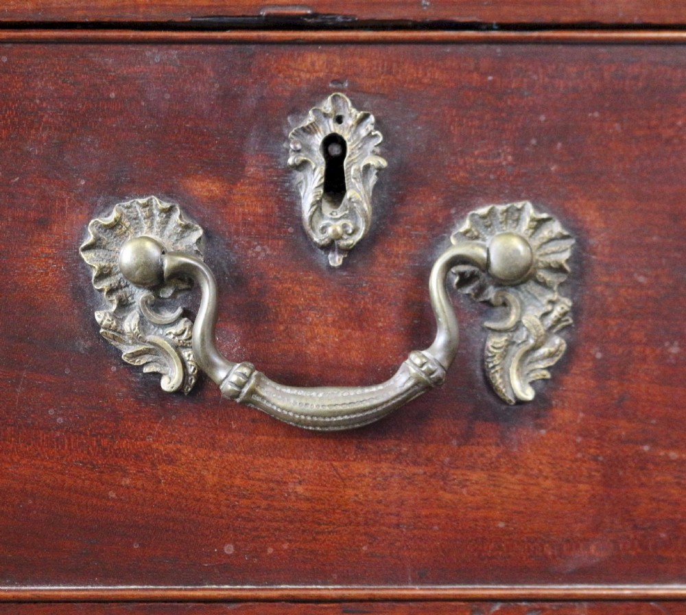 Fine Quality George 111 Mahogany Chest on Chest View VII