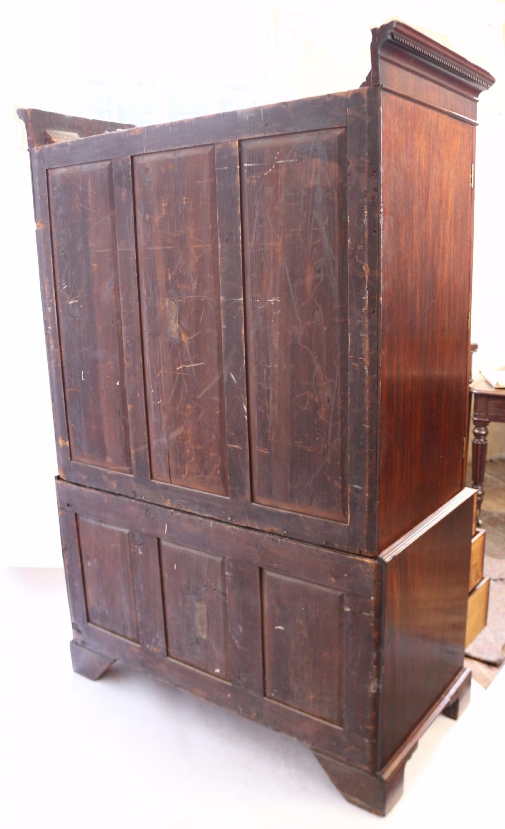 George 111 Mahogany Linen Press in the Manner of Gillows View IX