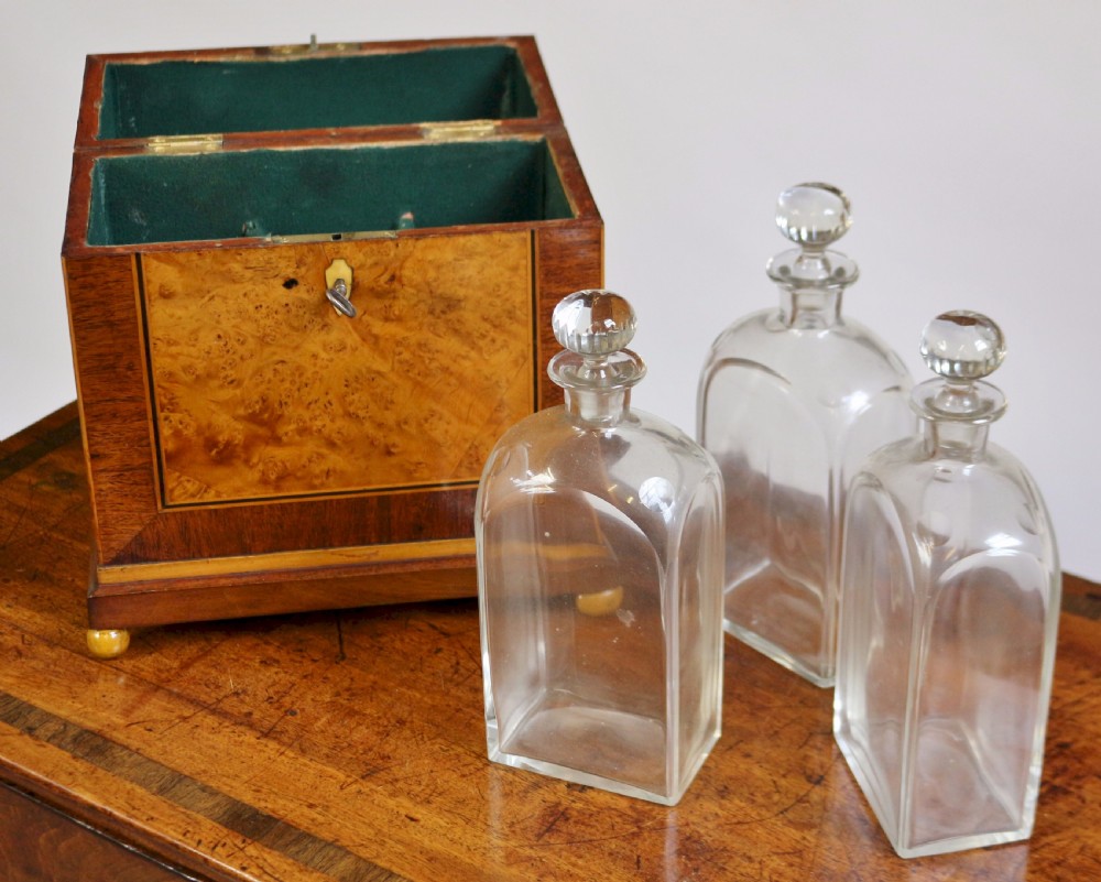 Regency Rosewood & Birdseye Maple 3 Bottle Decanter Case View VII