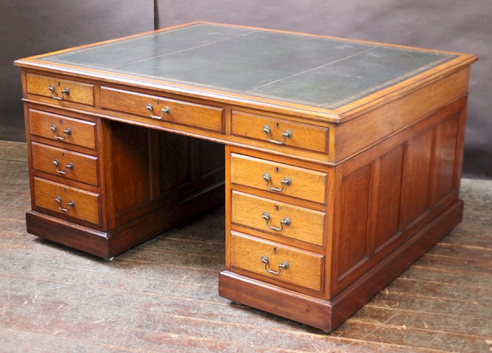 Late 19C Mahogany 3 Part 18 Drawer Partners Kneehole Desk View III