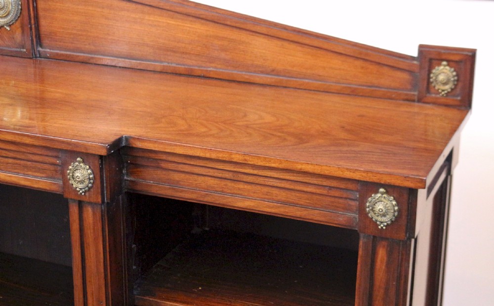 Early 19C Breakfront Open Dwarf Bookcase. View VIII