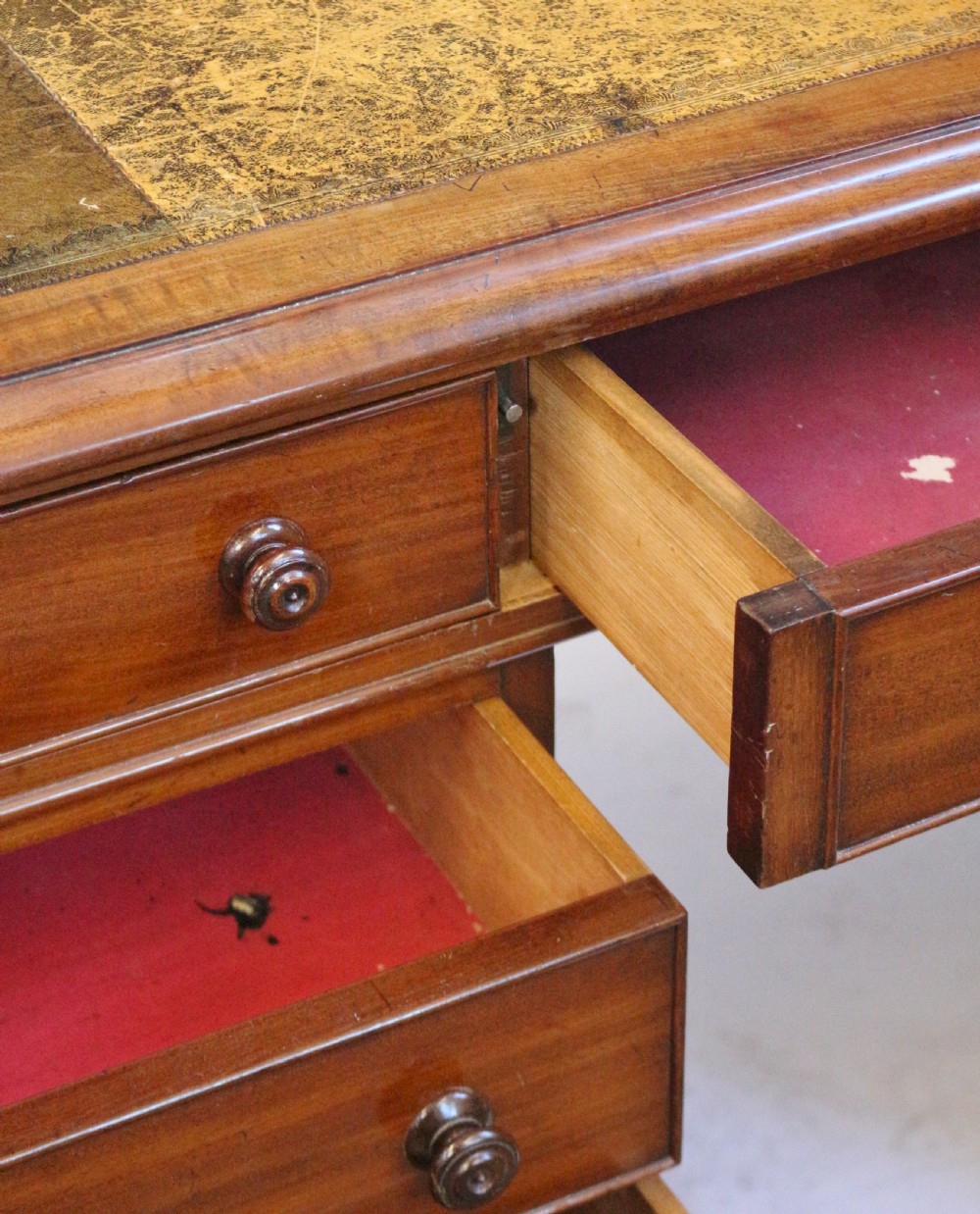 Fine Quality Early Victorian Mahogany 3 Part 4'6