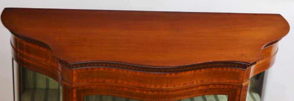 Edwardian Mahogany Serpentine Satinwood Banded Display Cabinet View IX