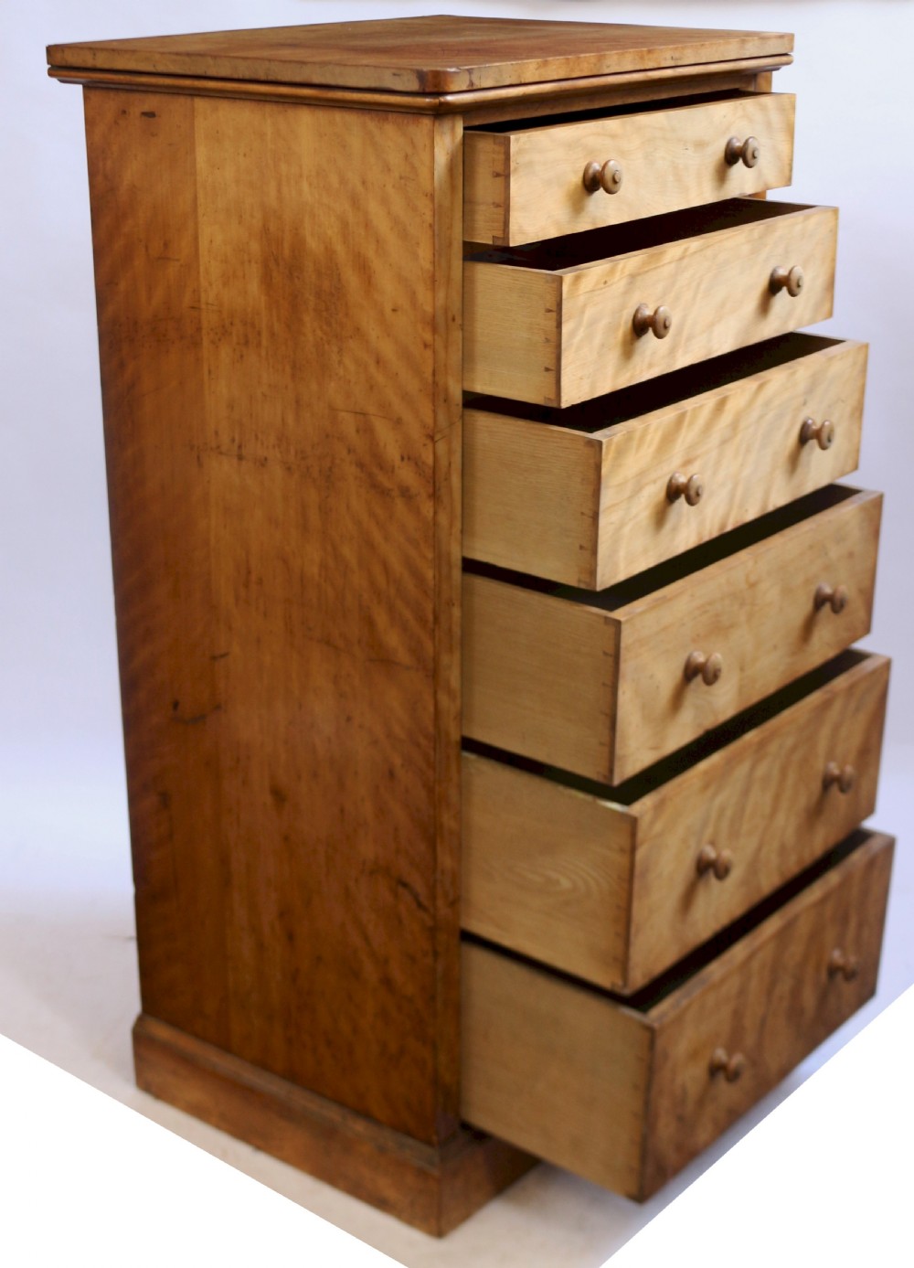 Victorian Satin Birch 6 Drawer Wellington Chest by Holland & Son View IV
