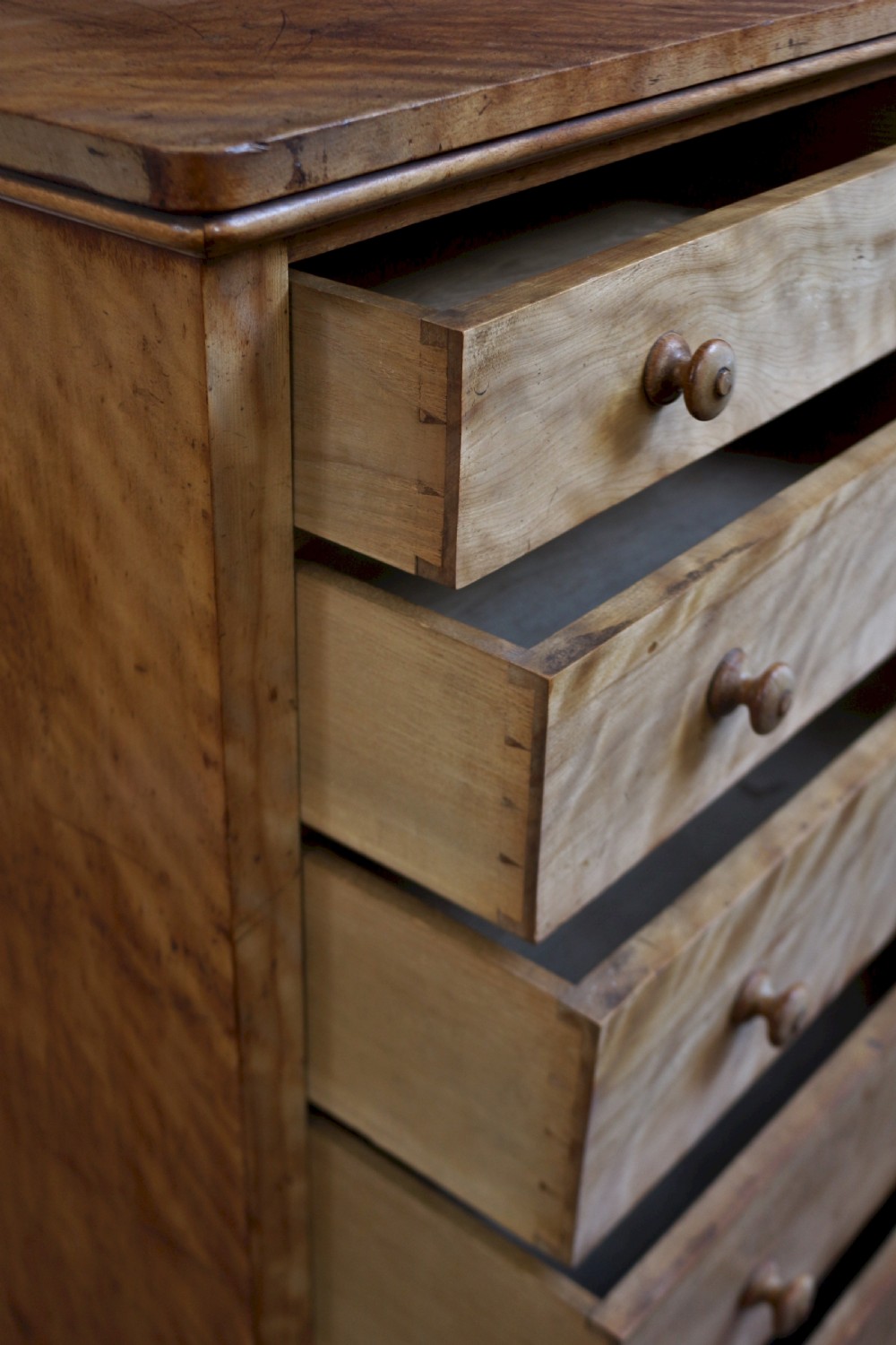 Victorian Satin Birch 6 Drawer Wellington Chest by Holland & Son View VII